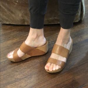 Chocolat Blu Leather Tan Wedge 9.5